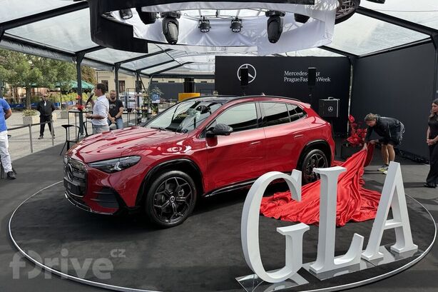 Mercedes Benz GLA (2026)