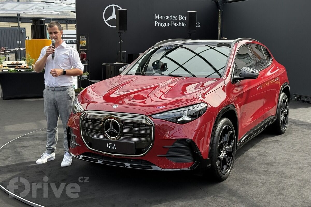 Mercedes Benz GLA (2026)
