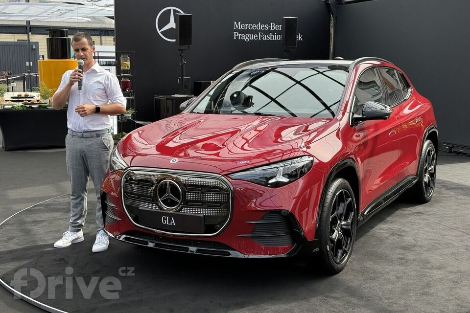Mercedes Benz GLA (2026)