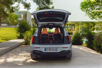 Mercedes-Benz GLB (2025)