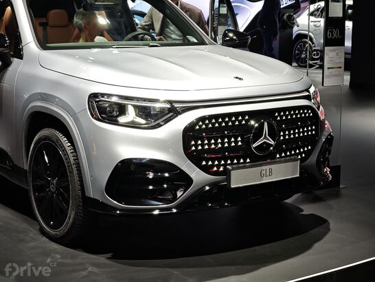 Mercedes-Benz GLB (2025)
