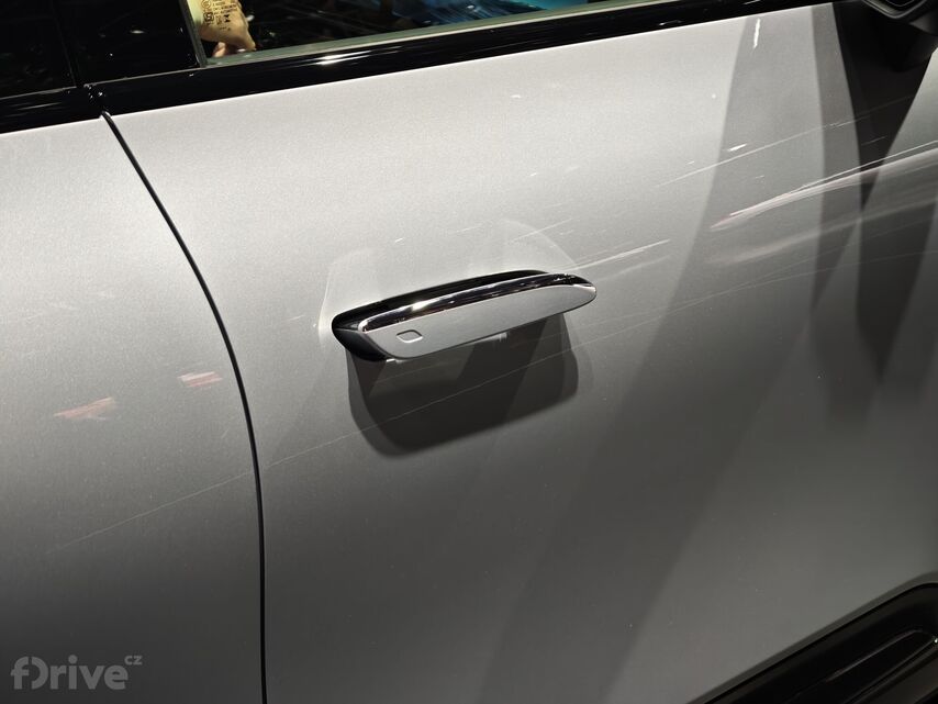 Mercedes-Benz GLB (2025)