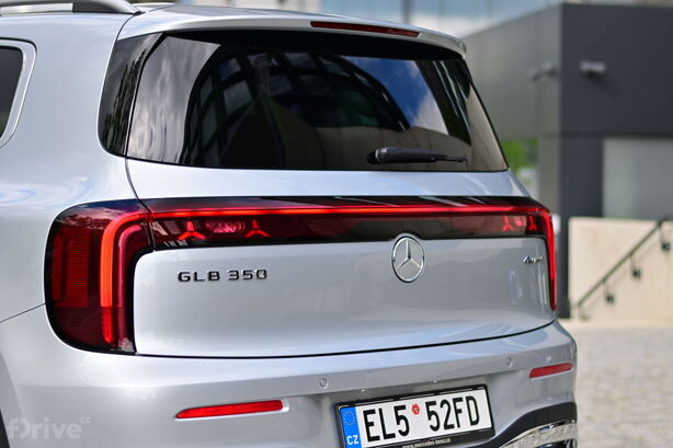 Mercedes-Benz GLB (2025)