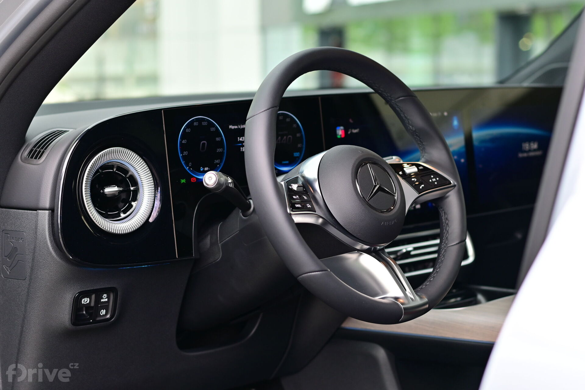 Mercedes-Benz GLB (2025)