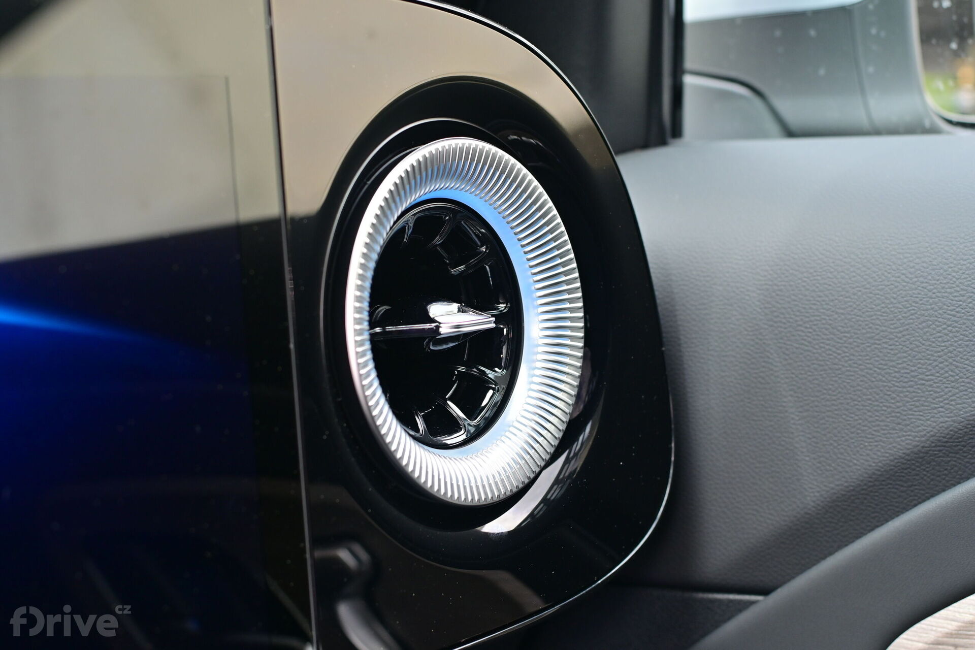 Mercedes-Benz GLB (2025)