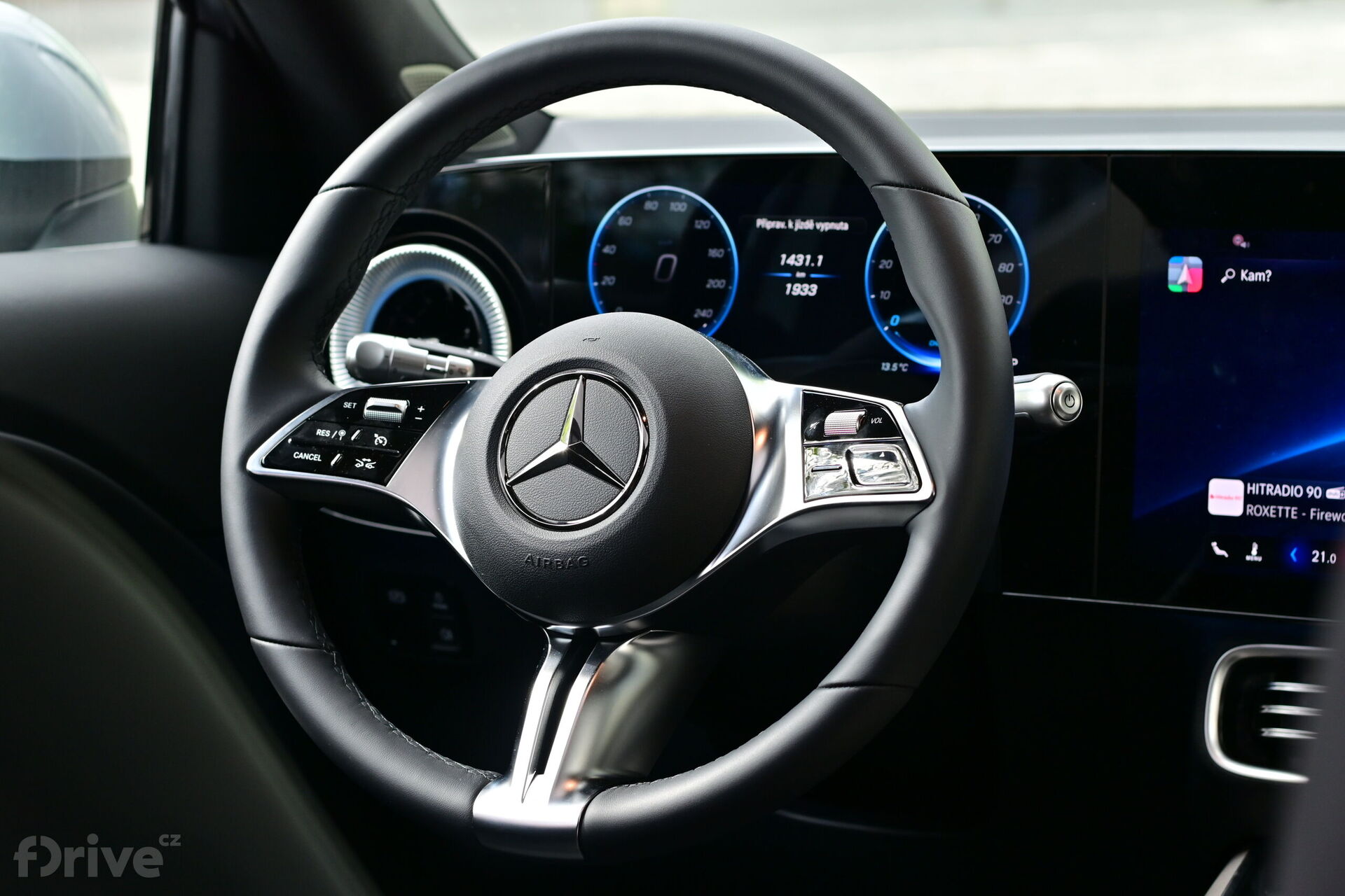Mercedes-Benz GLB (2025)