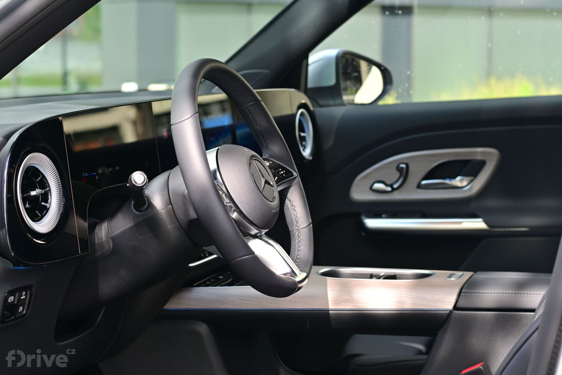 Mercedes-Benz GLB (2025)
