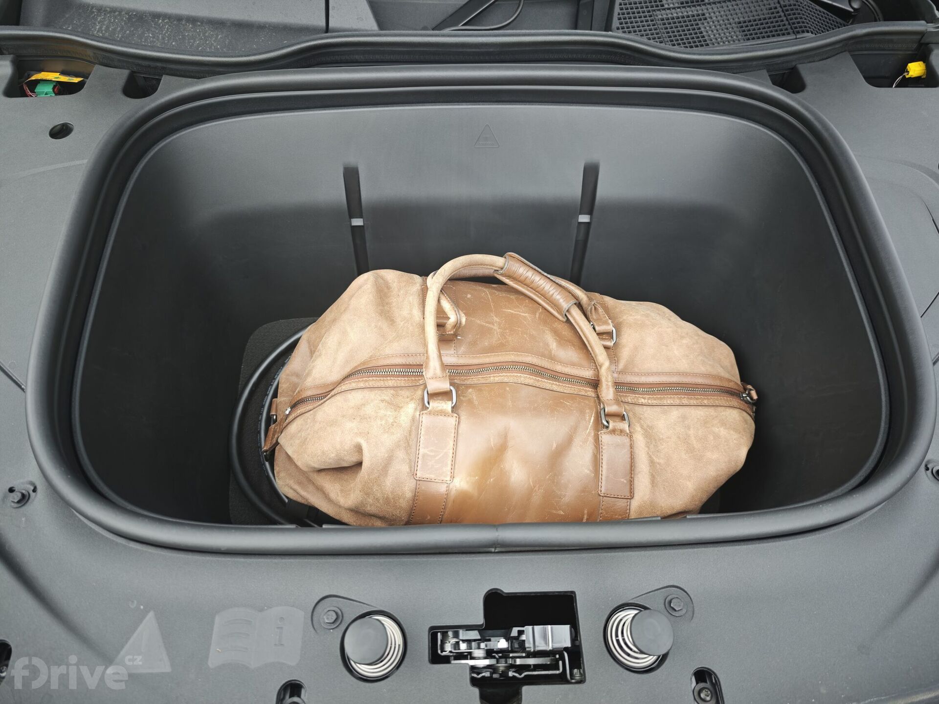 Mercedes-Benz GLB (2025)