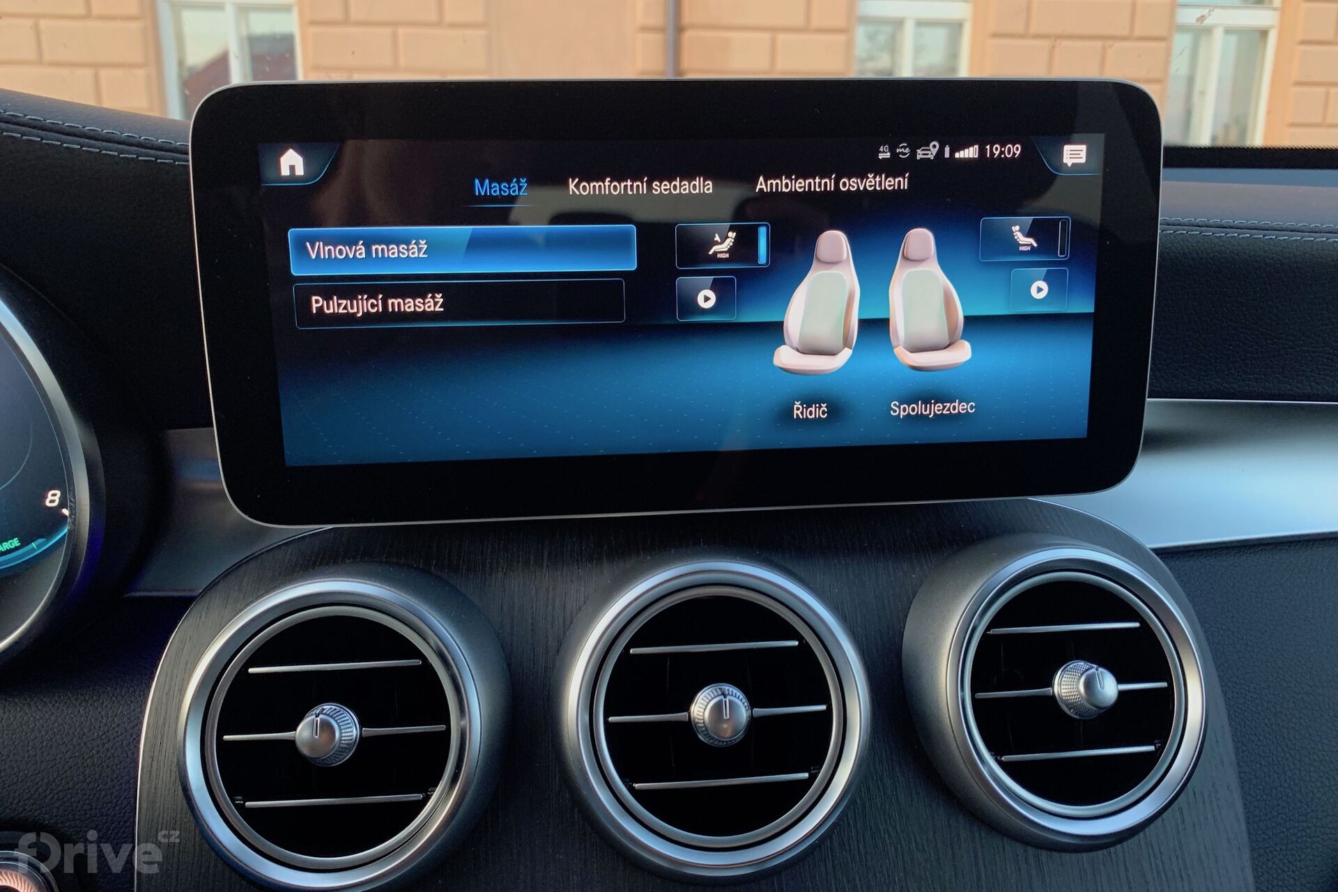 Mercedes-Benz GLC (2019)