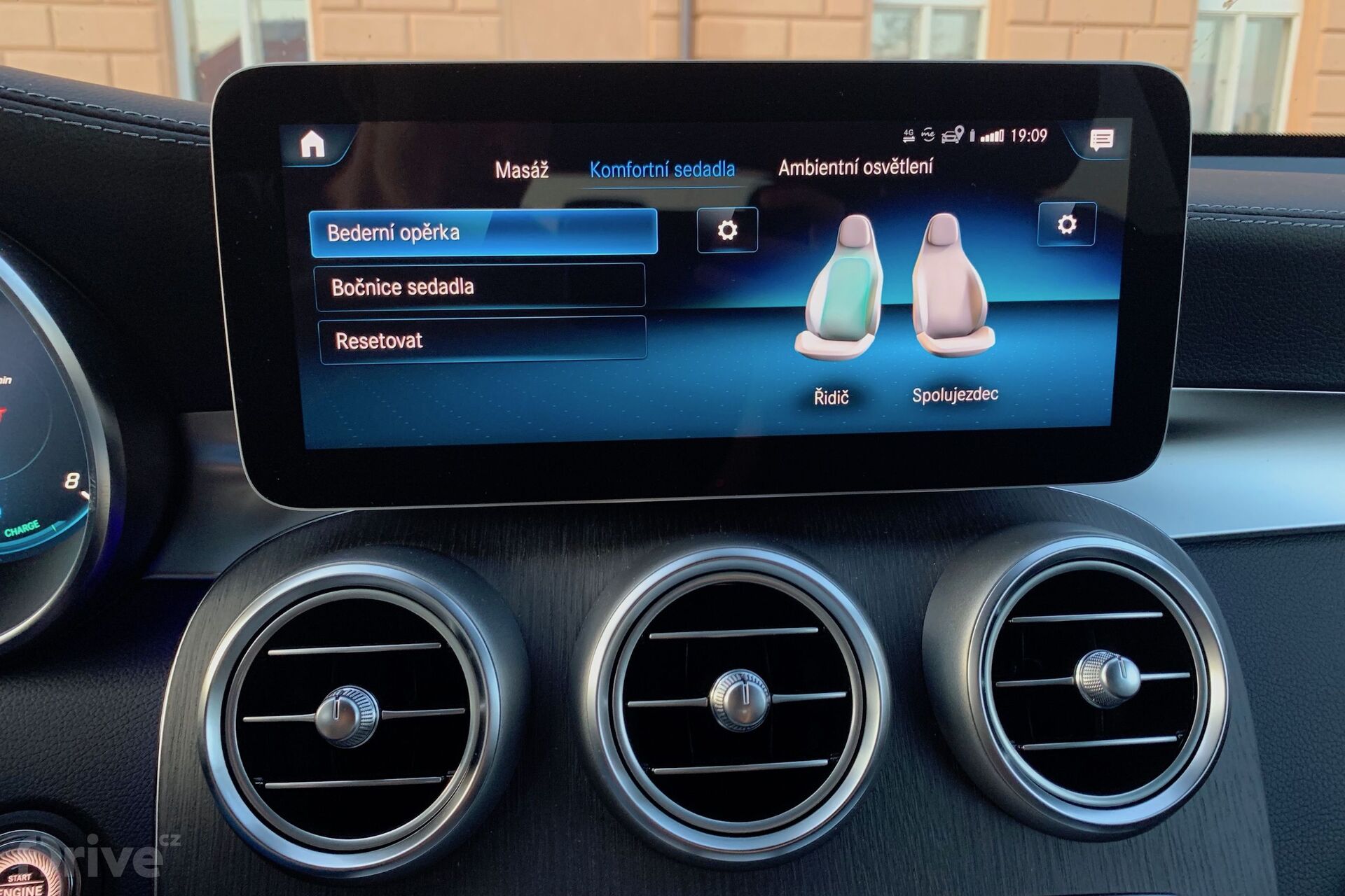 Mercedes-Benz GLC (2019)