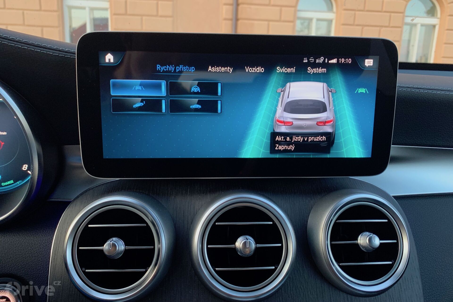 Mercedes-Benz GLC (2019)