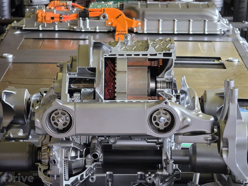 Mercedes-Benz GLC (2025)