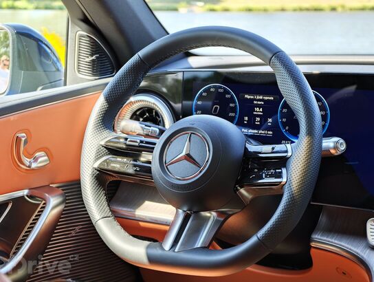 Mercedes-Benz GLC EQ (2025)