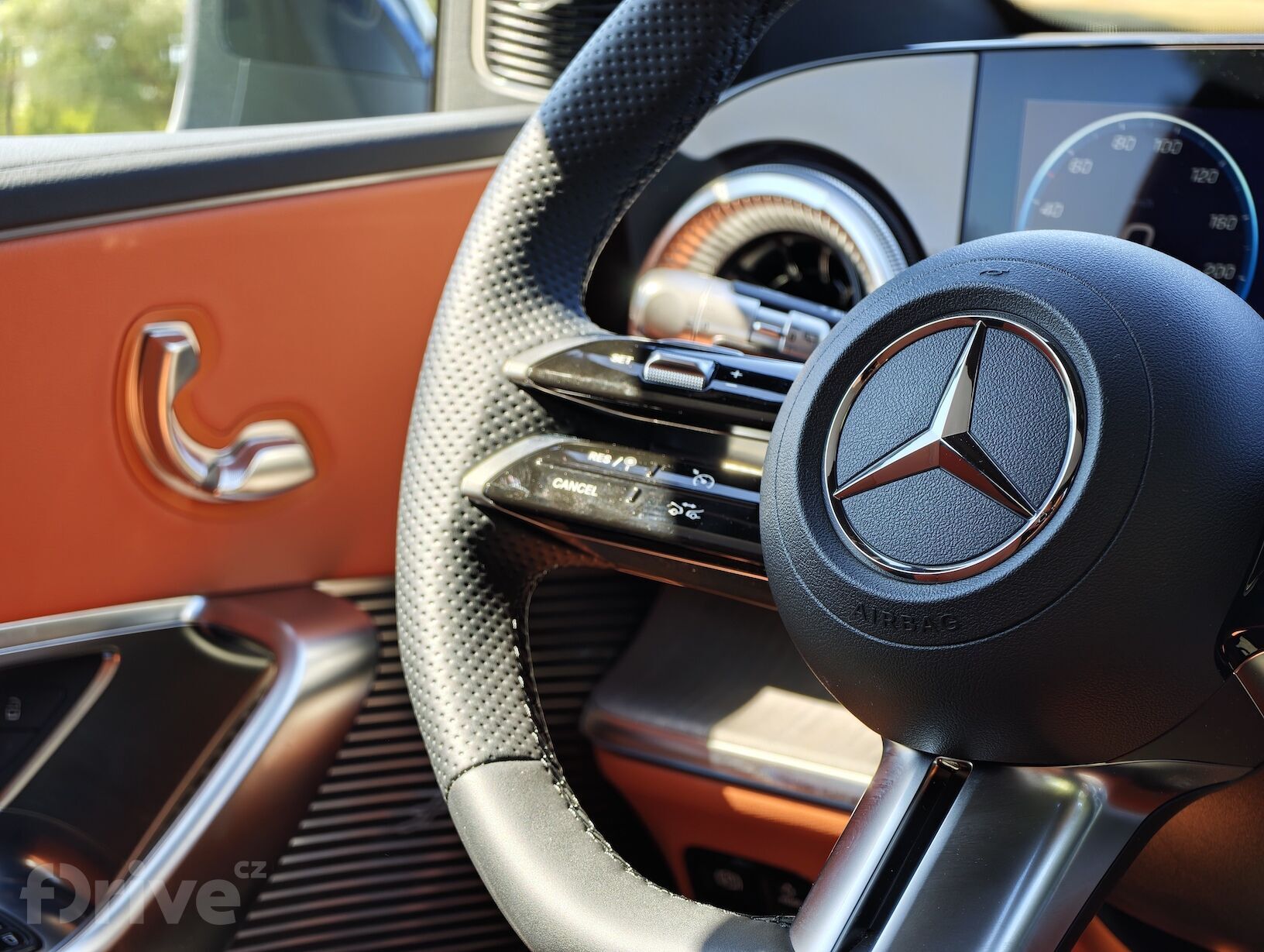 Mercedes-Benz GLC EQ (2025)