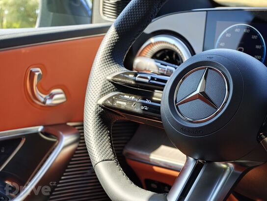 Mercedes-Benz GLC EQ (2025)