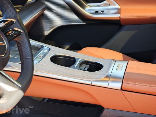 Mercedes-Benz GLC EQ (2025)