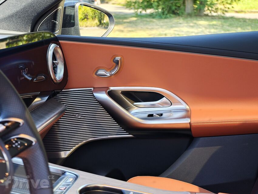Mercedes-Benz GLC EQ (2025)