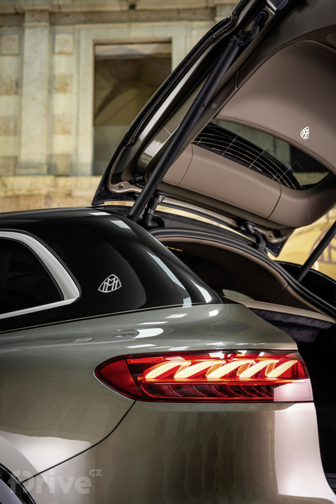 Mercedes-Benz Maybach EQS SUV