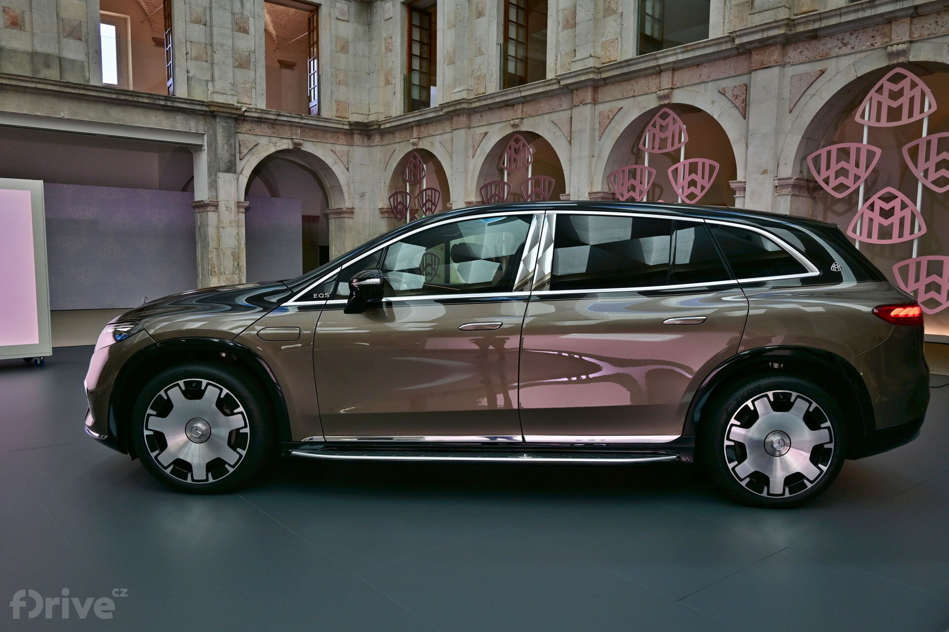 Mercedes-Benz Maybach EQS SUV