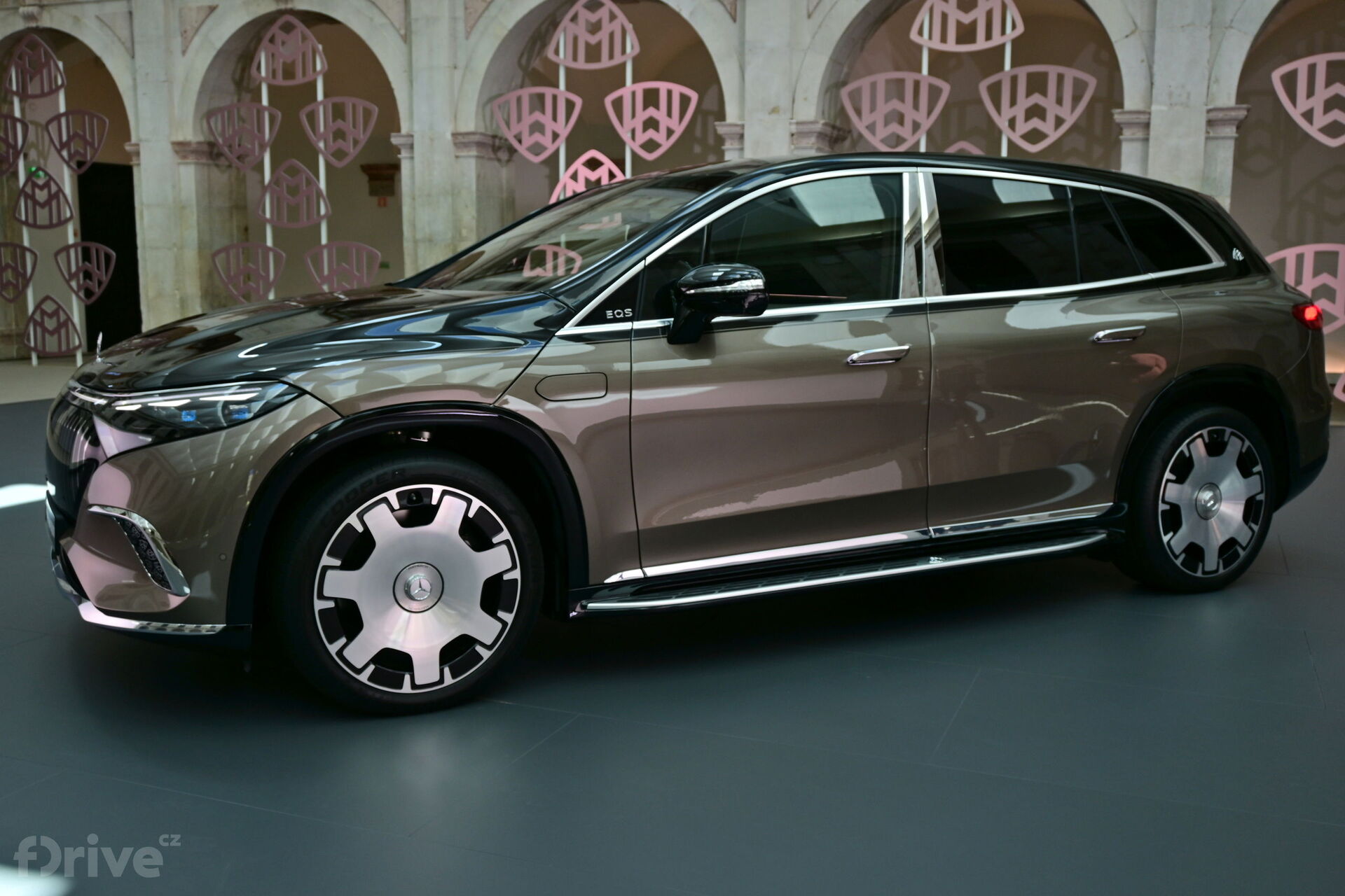 Mercedes-Benz Maybach EQS SUV