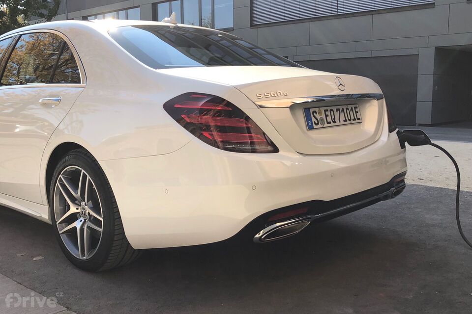 Mercedes-Benz třídy S 560e