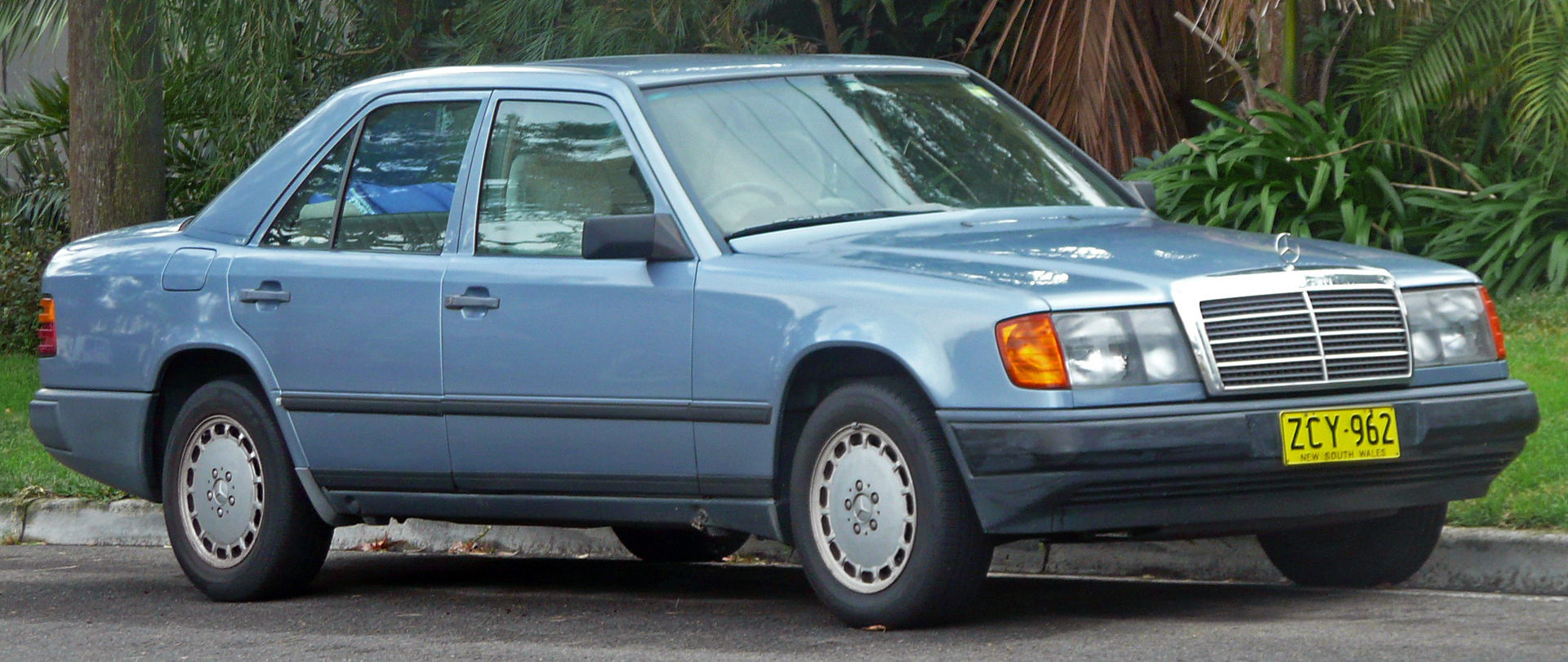 Mercedes-Benz W124 300E