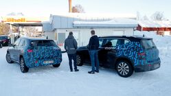 Mercedes EQA a EQB nafocen při testování