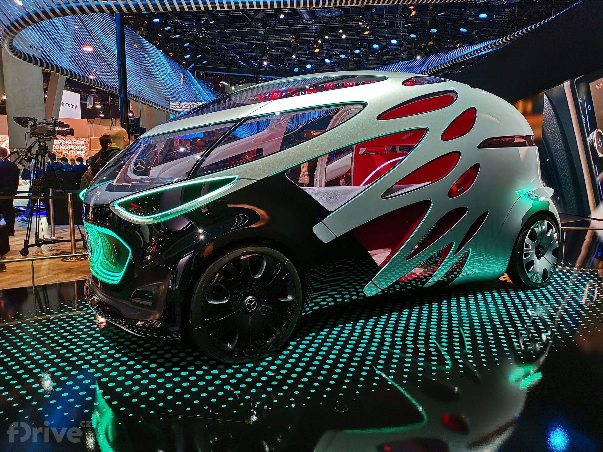 Mercedes Vision URBANETIC