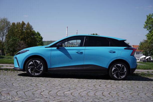 MG4 Electric Trophy Long Range