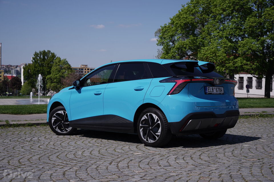 MG4 Electric Trophy Long Range