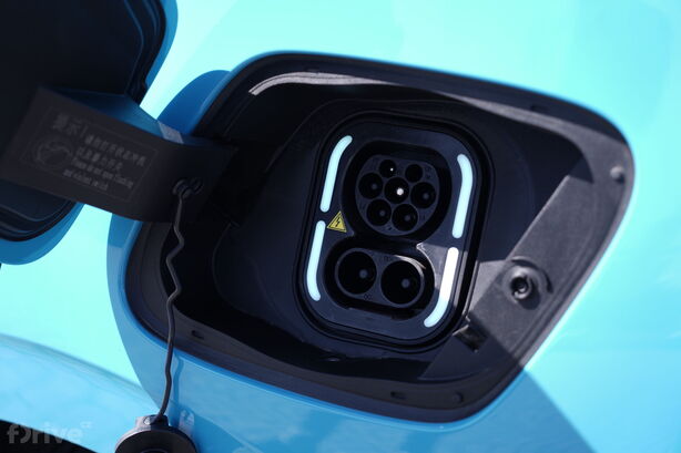 MG4 Electric Trophy Long Range