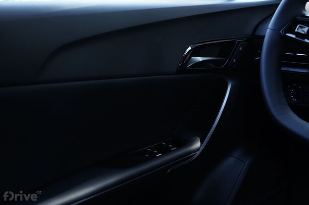 MG4 Electric Trophy Long Range