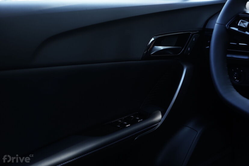 MG4 Electric Trophy Long Range