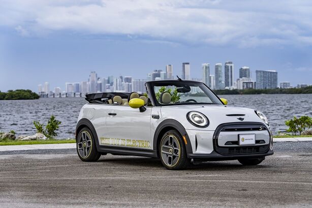 Mini Cooper SE Cabrio