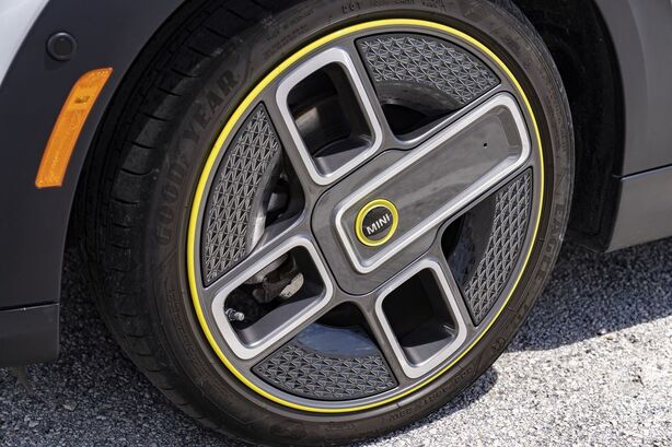 Mini Cooper SE Cabrio