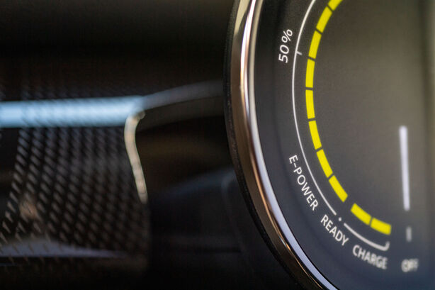 Mini Cooper SE interiér