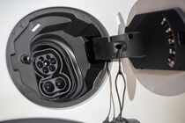 Mini Cooper SE nabíjení