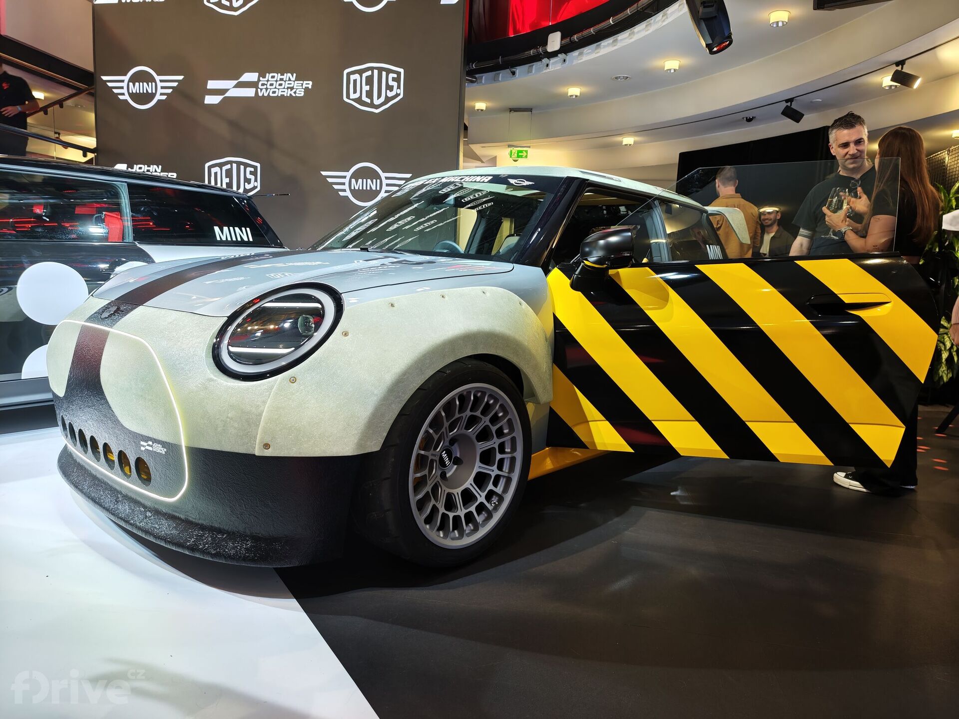 Mini Deus Ex Machina