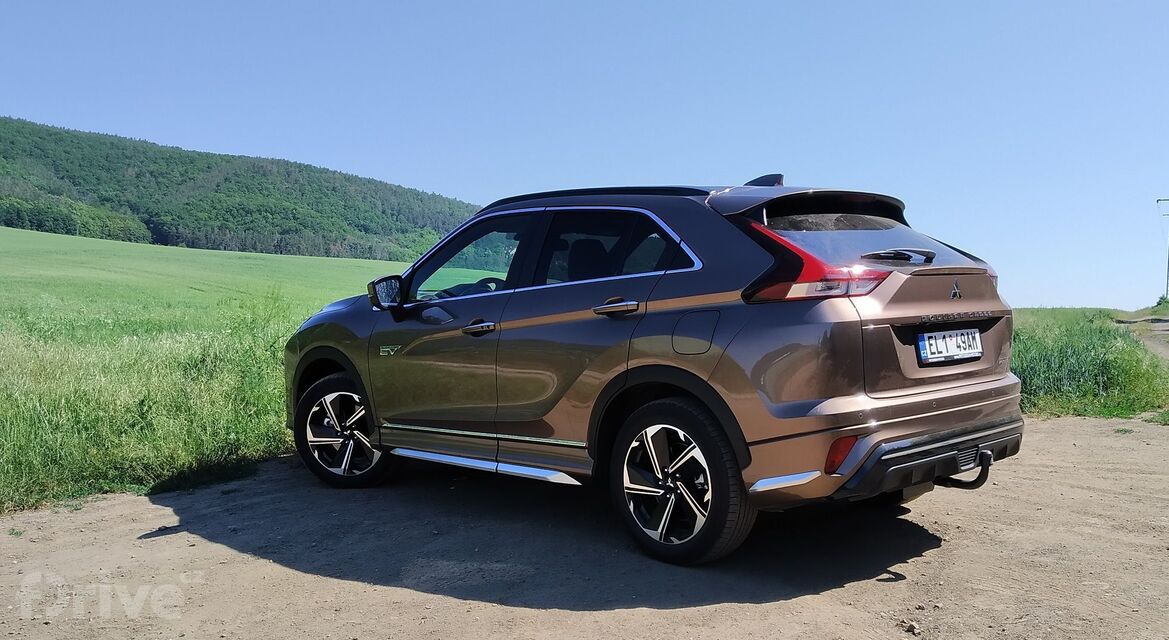 Mitsubishi Eclipse Cross PHEV (2021)