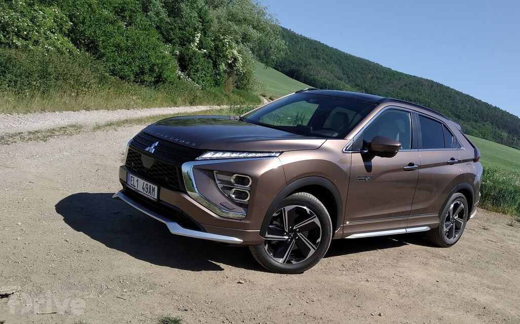 Mitsubishi Eclipse Cross PHEV (2021)