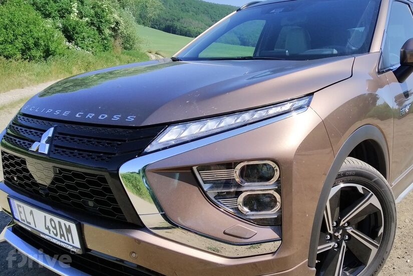 Mitsubishi Eclipse Cross PHEV (2021)