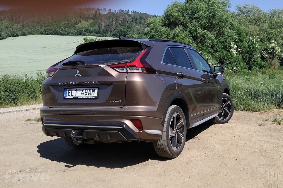 Mitsubishi Eclipse Cross PHEV (2021)