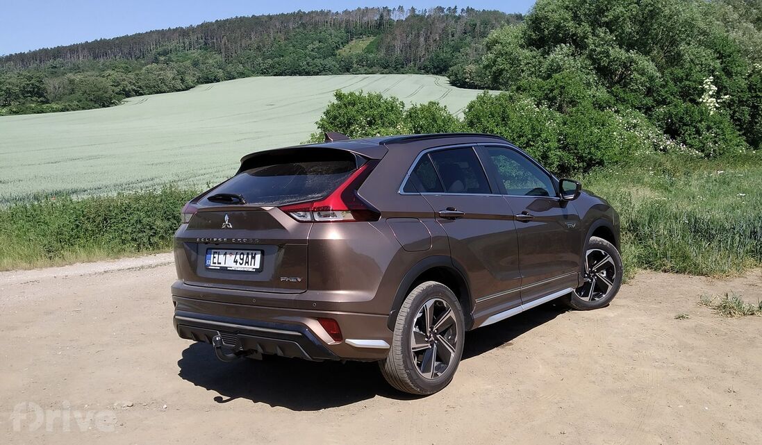 Mitsubishi Eclipse Cross PHEV (2021)