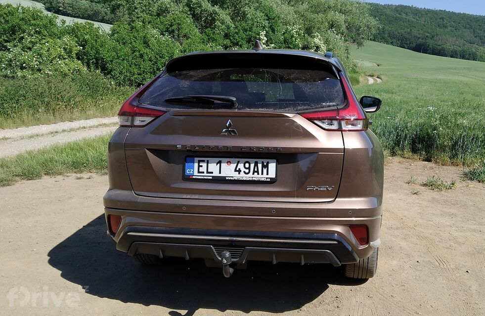 Mitsubishi Eclipse Cross PHEV (2021)