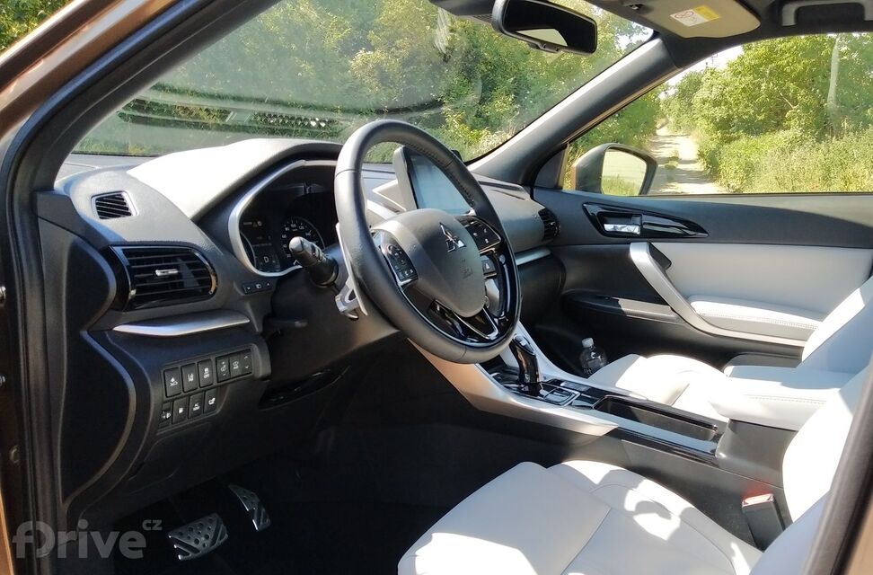 Mitsubishi Eclipse Cross PHEV (2021)