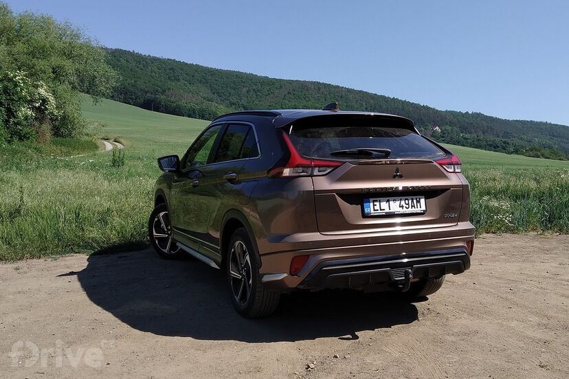 Mitsubishi Eclipse Cross PHEV (2021)