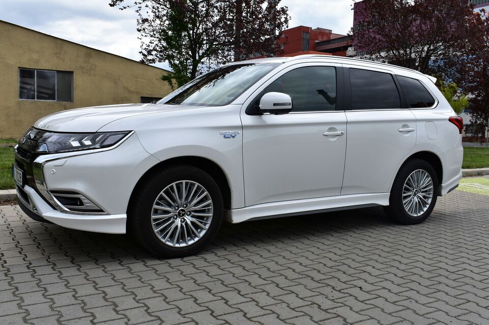 Mitsubishi Outlander (2018)