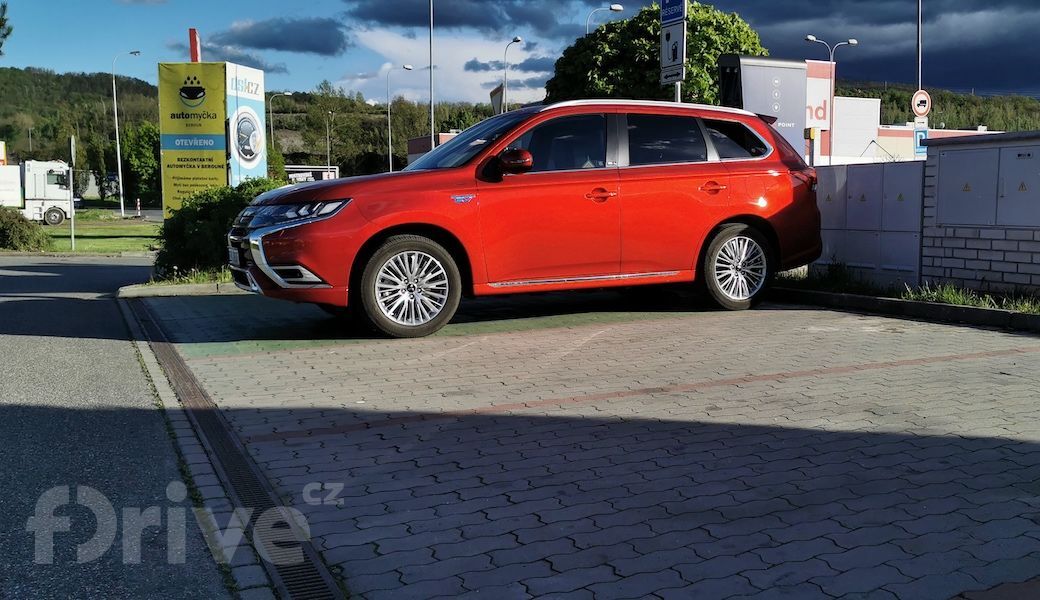 Mitsubishi Outlander (2018)