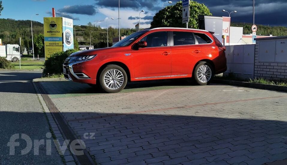 Mitsubishi Outlander (2018)