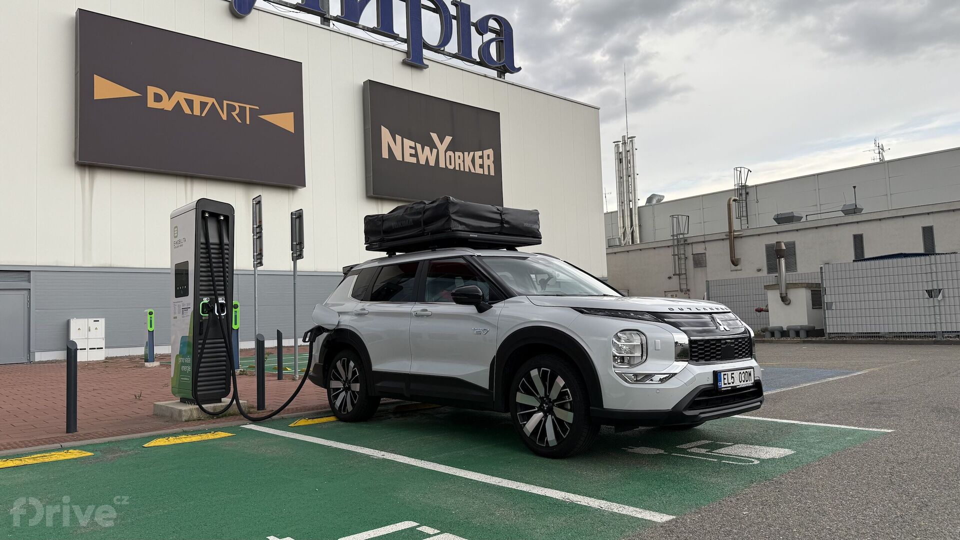 Mitsubishi Outlander (2024)